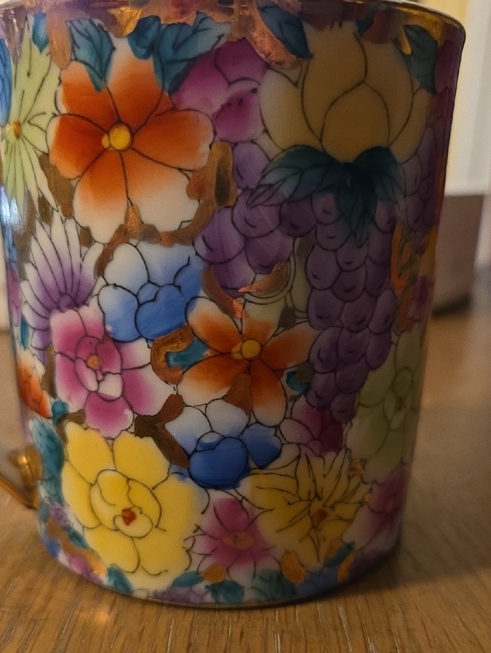 Vintage Hand-painted Famille Rose Porcelain Mug With Lid - Picture 6 of 9